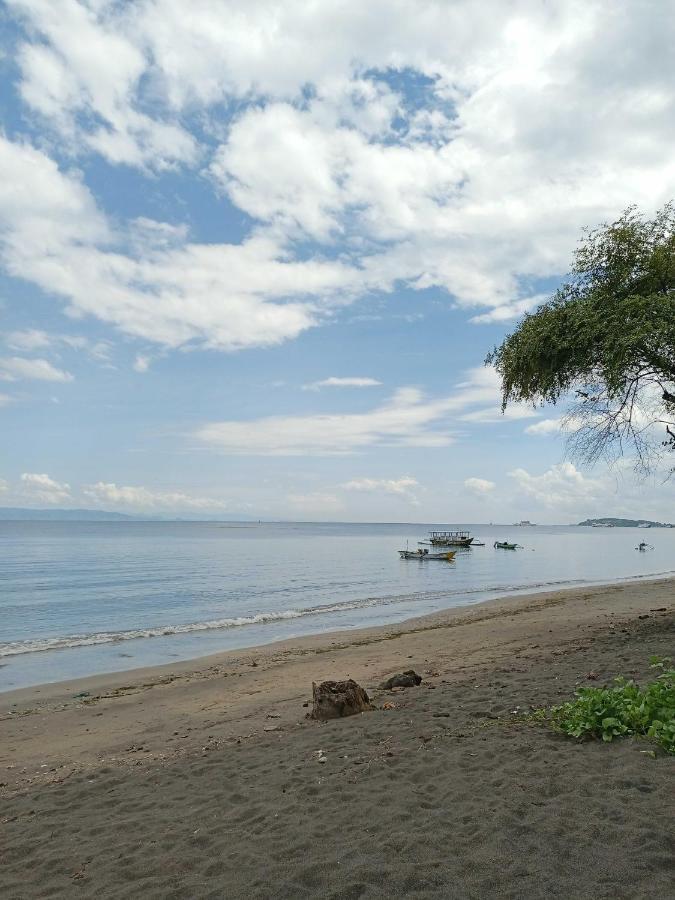 East Lombok Dive Hotel - 3 Private Rooms On The Beach With Seaview & Scuba Diving Center Labuhan Pandan Kültér fotó